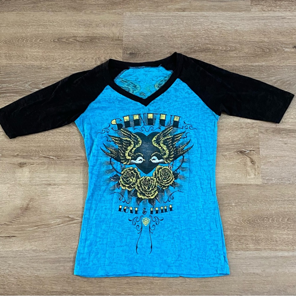 Sinful By Affliction “Love & Pride” Y2K Blue 3/4 Sleeve Top Women’s Size Medium